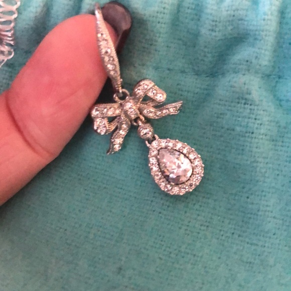 Gorgeous Earrings - Picture 2 of 3